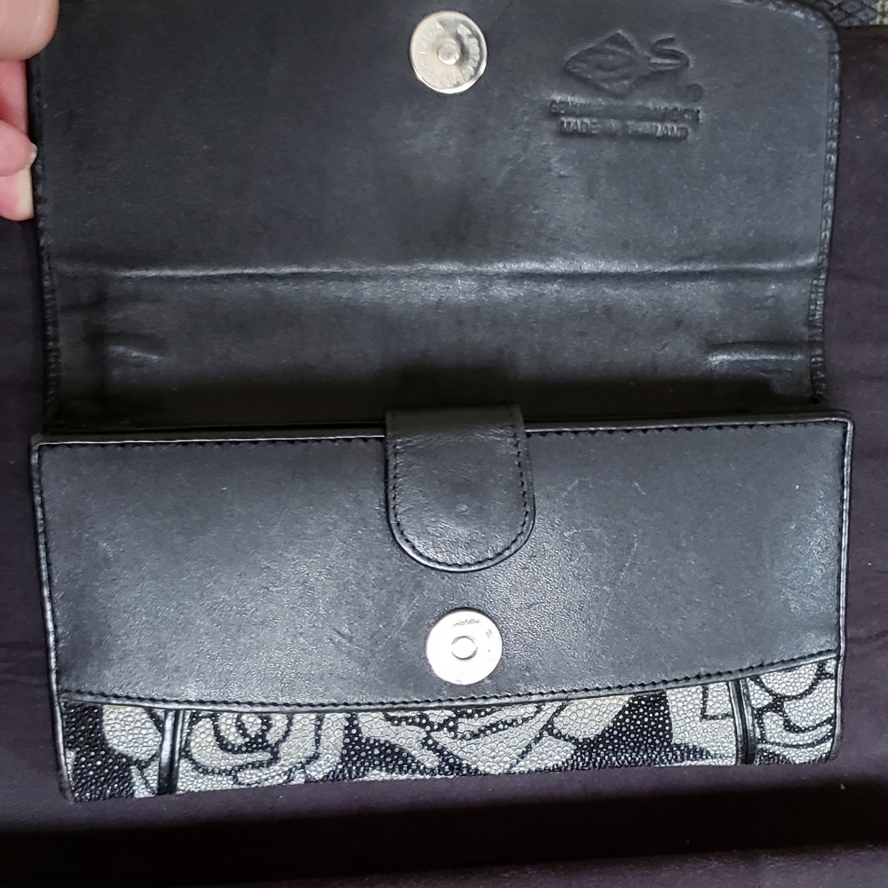Stingray Wallet - Picture 8 of 13